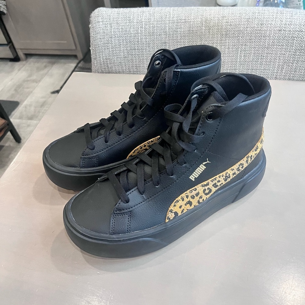 Puma Black Sneakers with Leopard Print sz 8 women